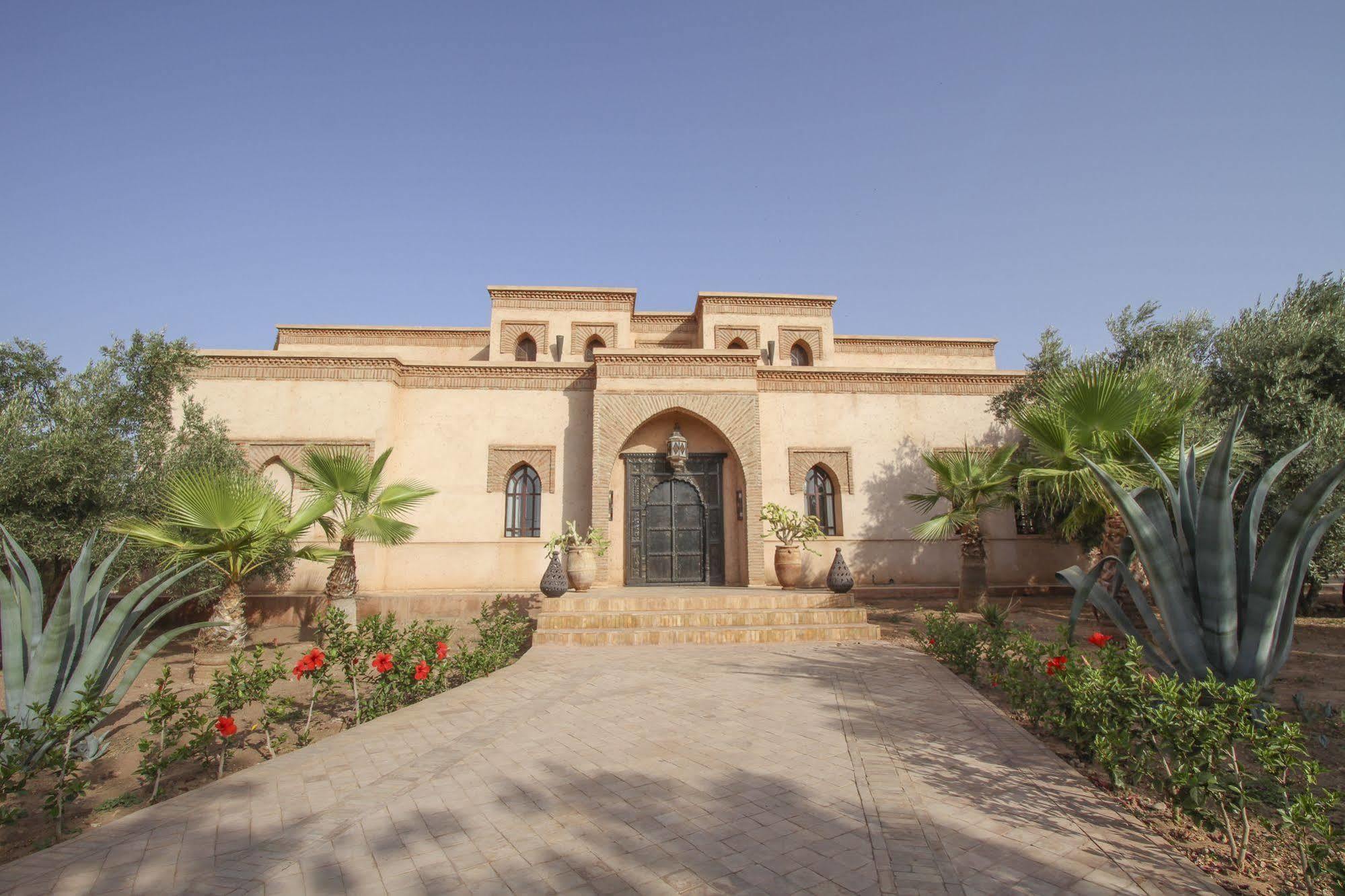 Le Cazar Hotel El Ain Luaran gambar