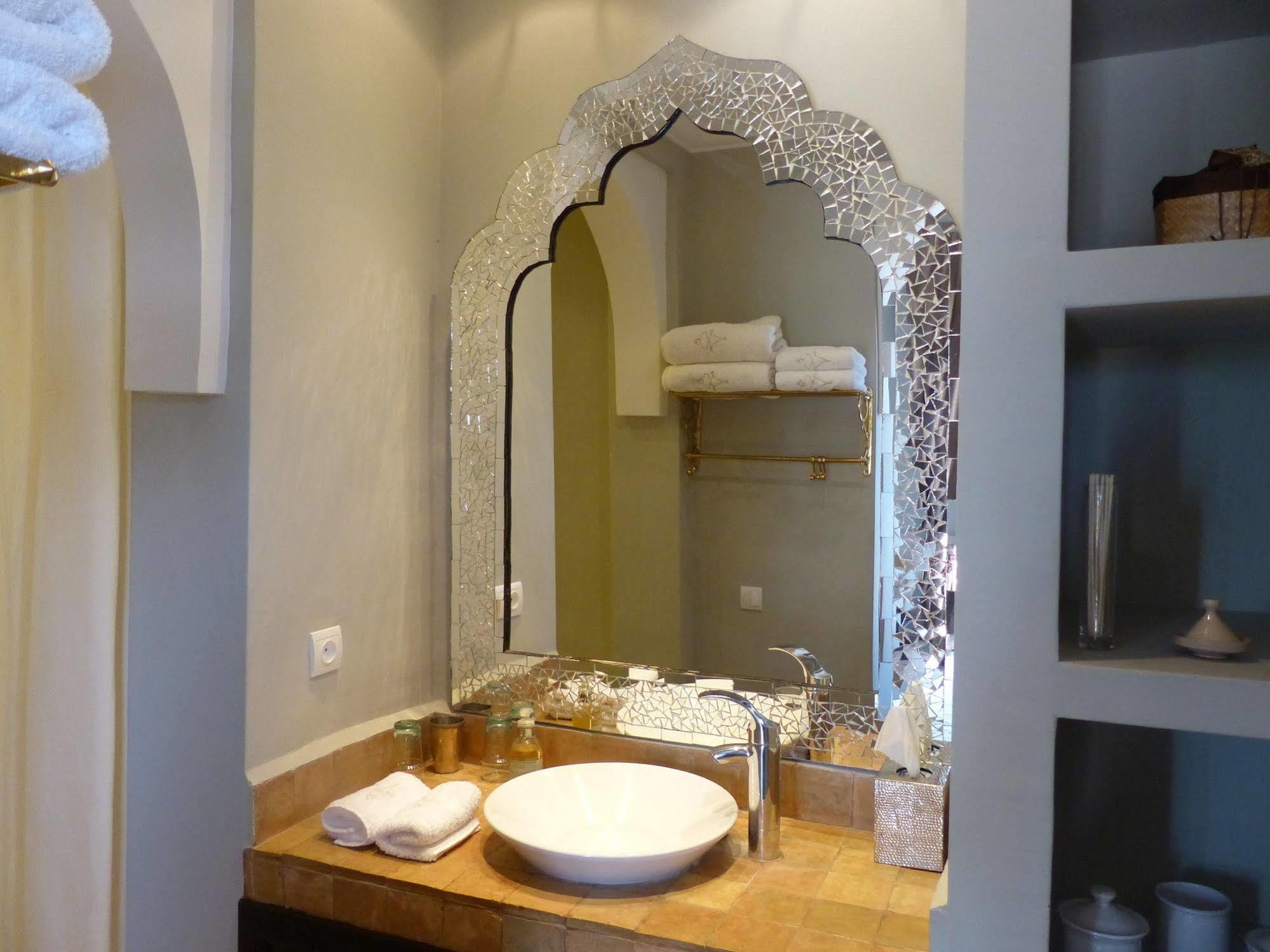 Le Cazar Hotel El Ain Luaran gambar